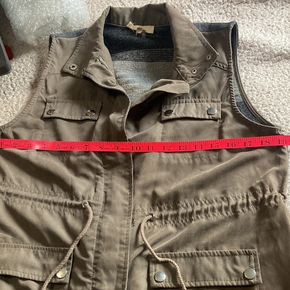 Utility vest with southwestern design on back size S - Picture 11 of 11